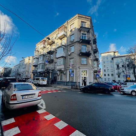 Kyiv Old Town Apartment Near Golden Gate ภายนอก รูปภาพ